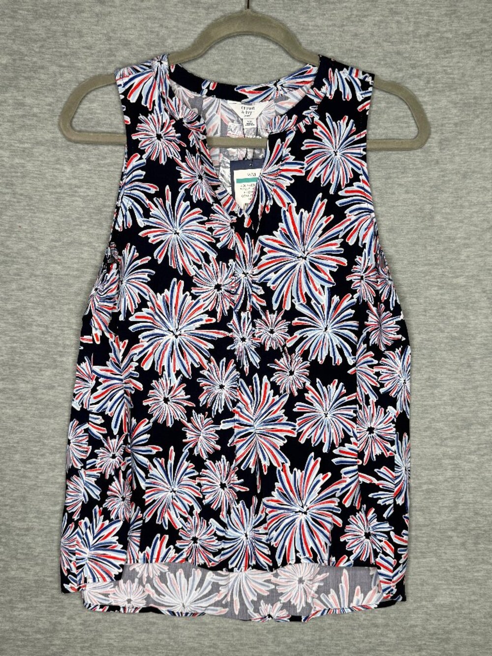 Crown & Ivy Petite Medium Fireworks Print Tank Top NWT 4th of July USA